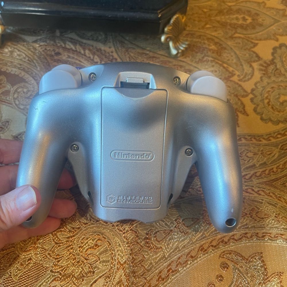 Silver Gray Gamecube Controller - Picture 5 of 8
